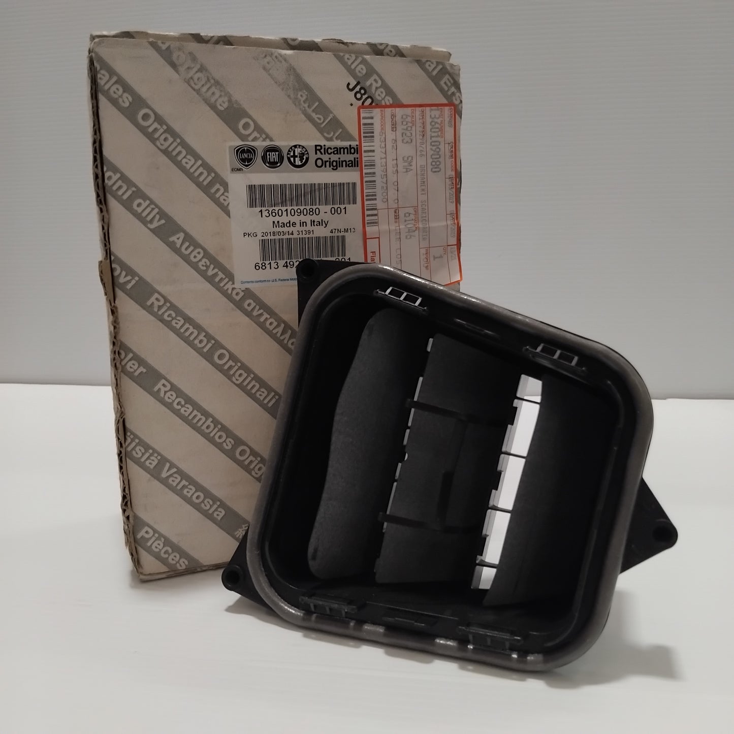 Genuine Fiat Ornament | 1360109080