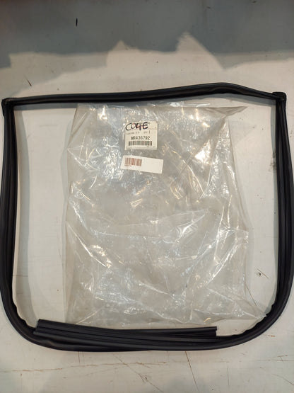 Genuine Mitsubishi Runchan,R/Dr Wdo Glass,Rh | MR436792
