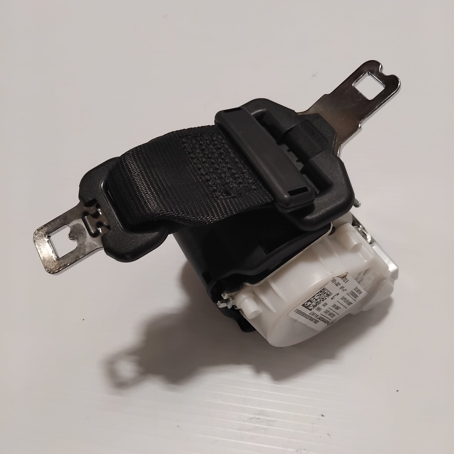 Genuine Rear Middle Seat Belt - Jeep Renegade 2014-Onwards | 735598099