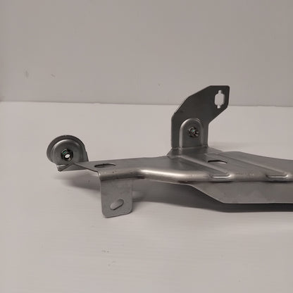 Genuine Front Left Fender Extension Bracket - Ford Focus 2018- | 2311070