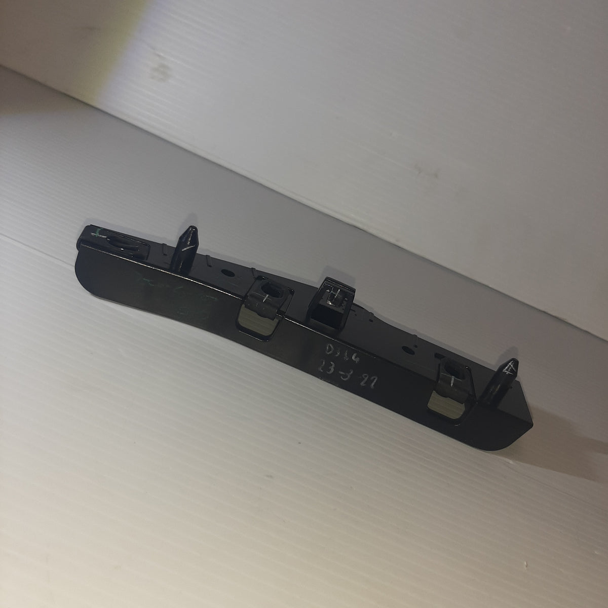 Genuine Ford Bracket - Bumper Mounting (Ford Ranger 2022)| 2610258