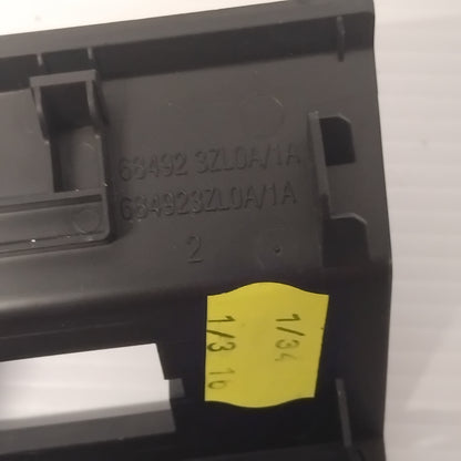 Genuine Aux and USB Socket Console Trim - Nissan Pulsar 2014-2018 | 684923ZL0A