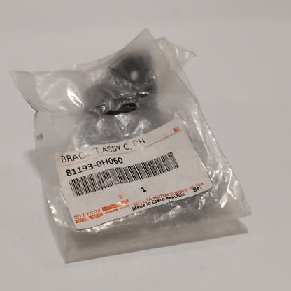 Genuine Toyota Retainer, Headlamp P | 81193-0H060