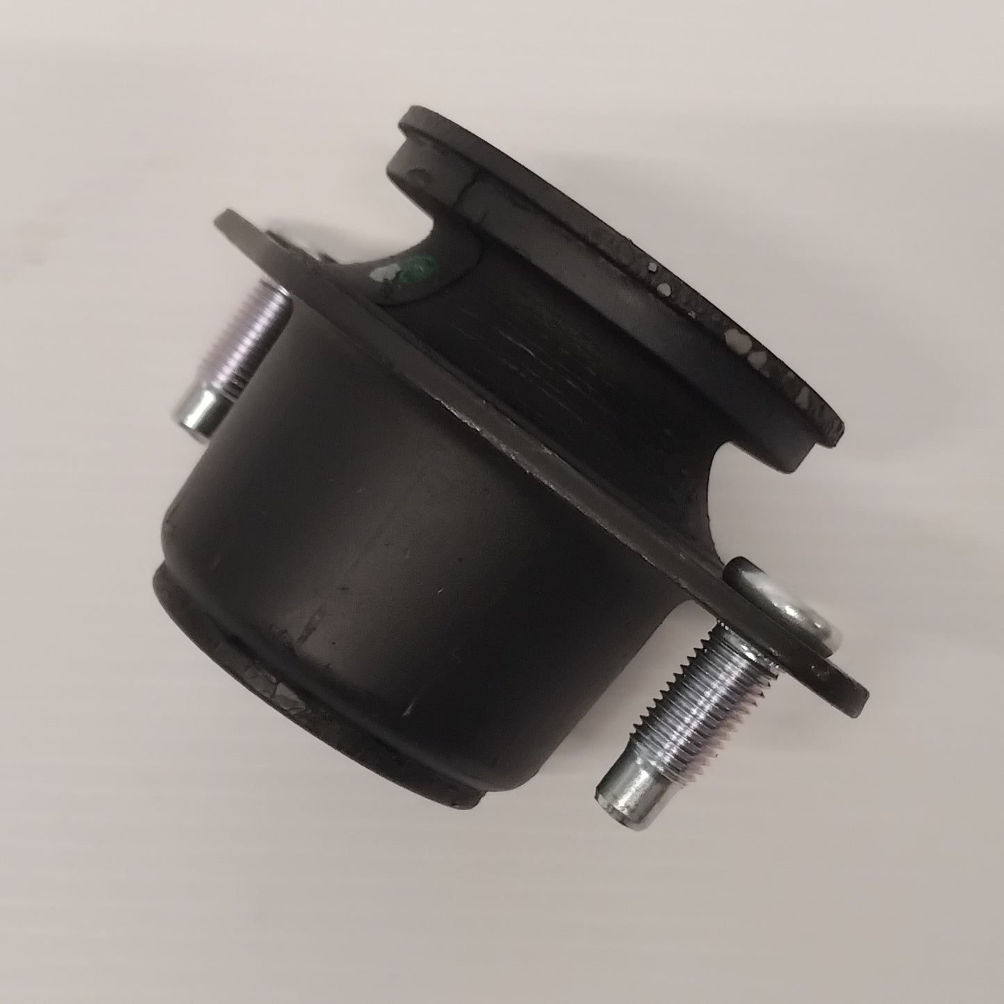 Genuine Nissan Insulator-Body | 955204KJ0E