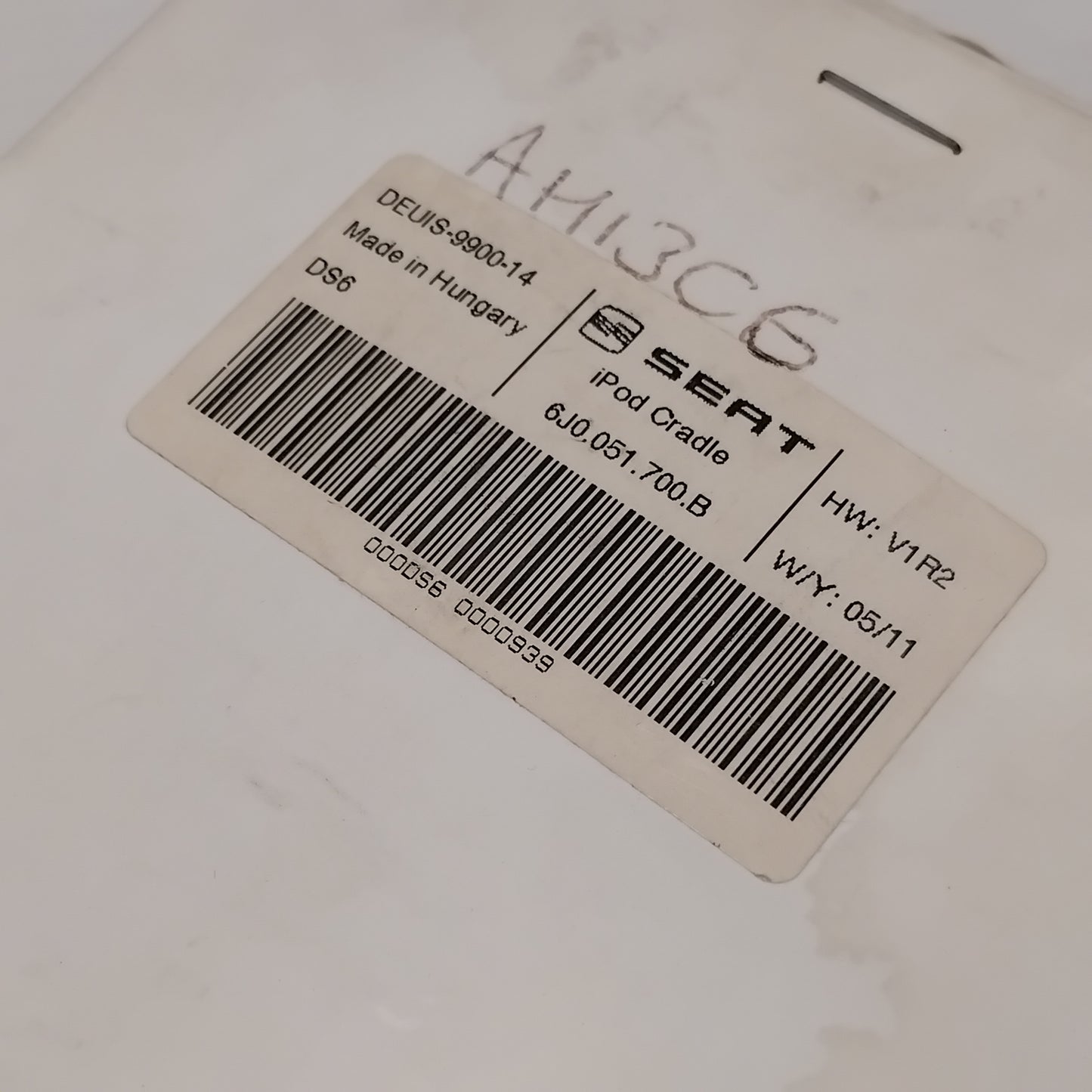 Genuine SEAT Holder | 6J0051700B