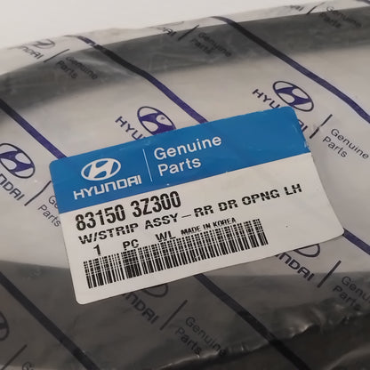 Genuine Hyundai W/Strip Assy-Rr Dr O | 831503Z300