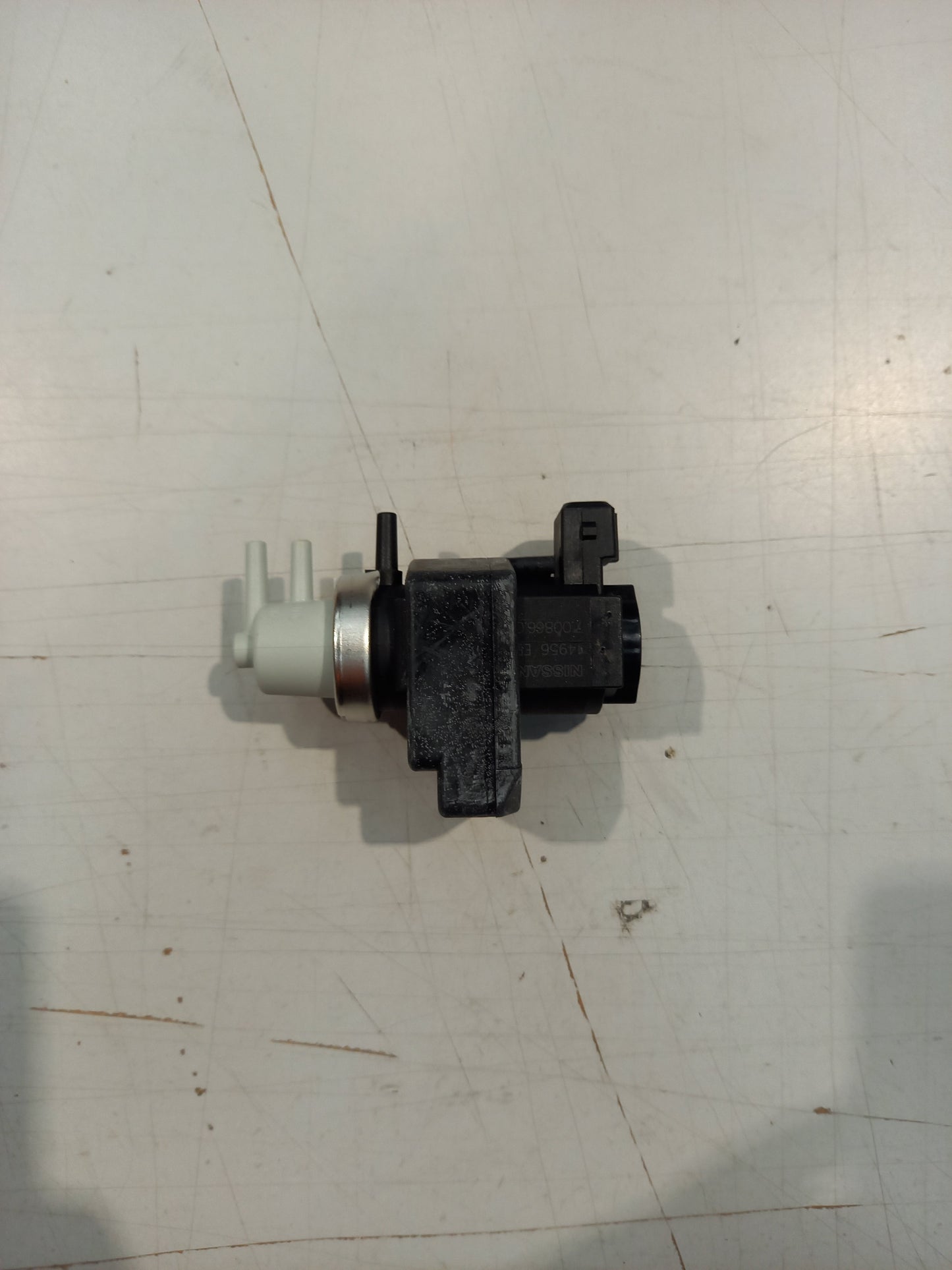 Genuine Nissan Valve Assy-Sole | 14956EB300