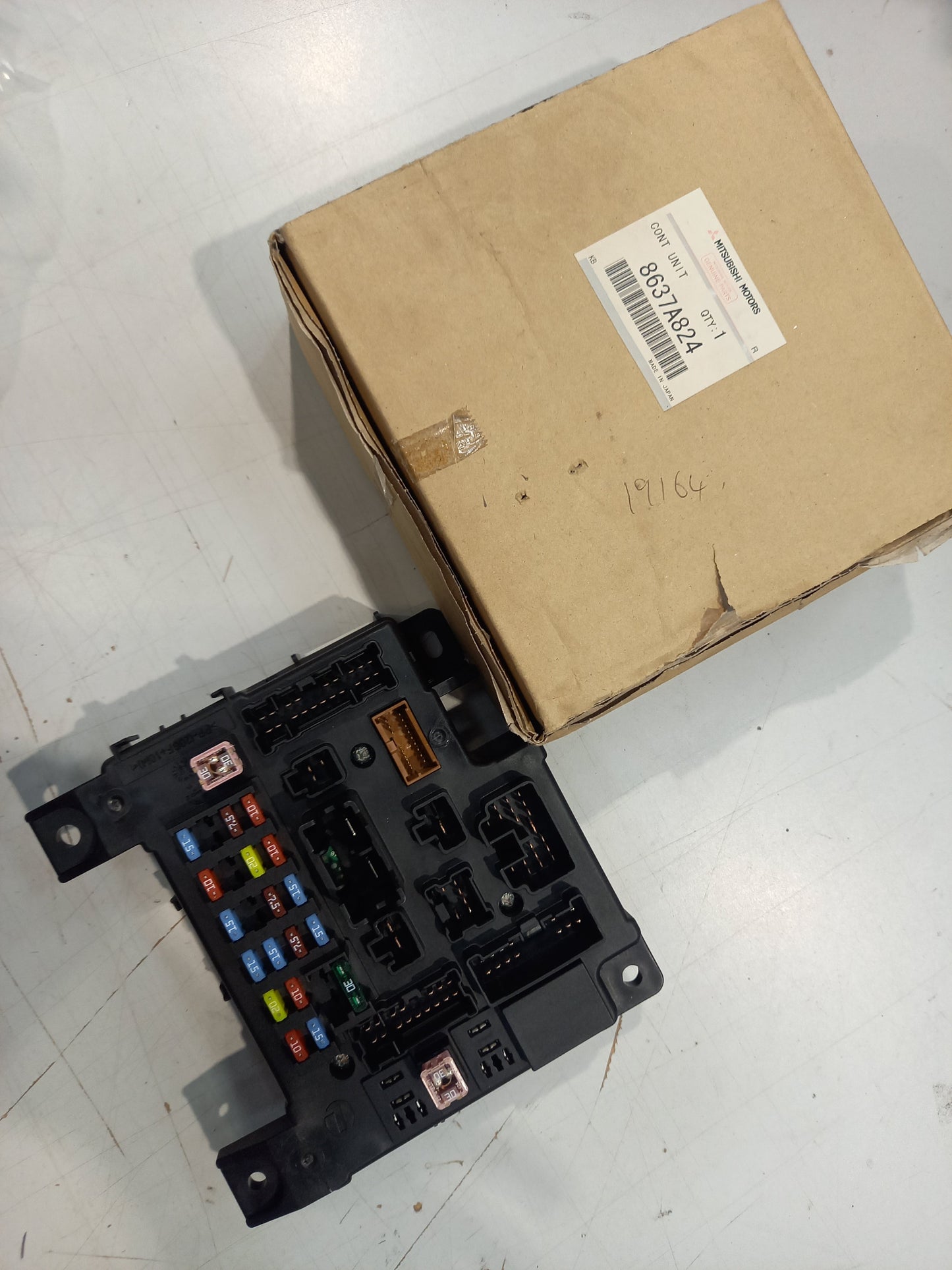 Genuine Mitsubishi Control Unit,Time & Alarm | 8637A824