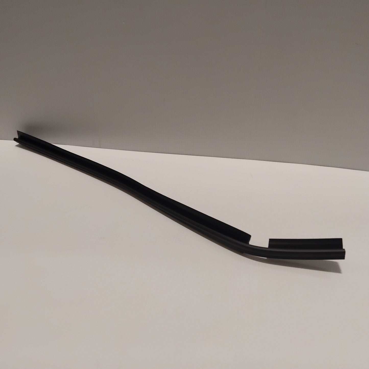 Genuine Hyundai W/Strip-Rr Dr Belt I | 832411J000