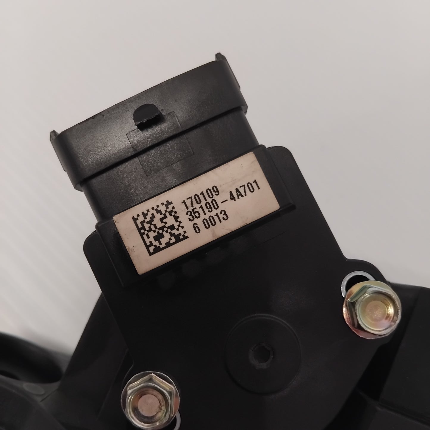 Genuine Hyundai Pedal Assy-Accelerat | 327002E931