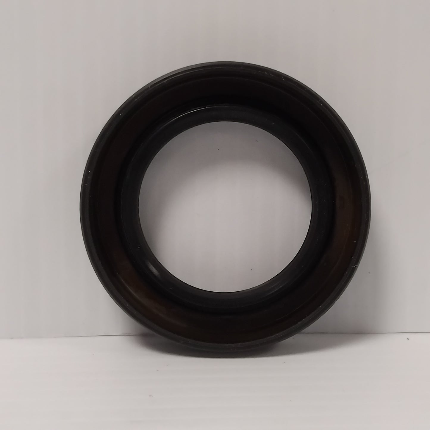 Genuine Rear Wheel Hub Oil Seal - Ford Transit 1991-2000 | 1061716