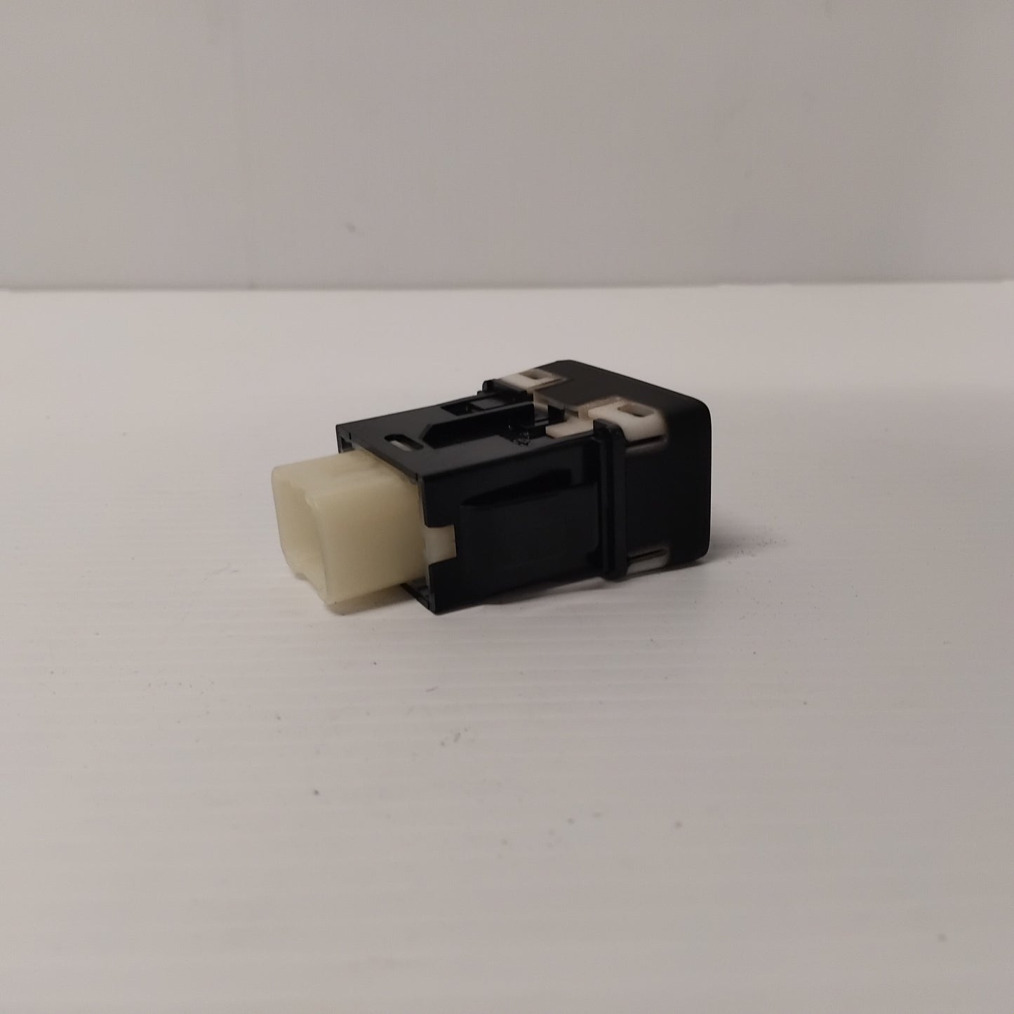 Genuine Suzuki Switch Assy Headlamp | 35180-51KA0-000