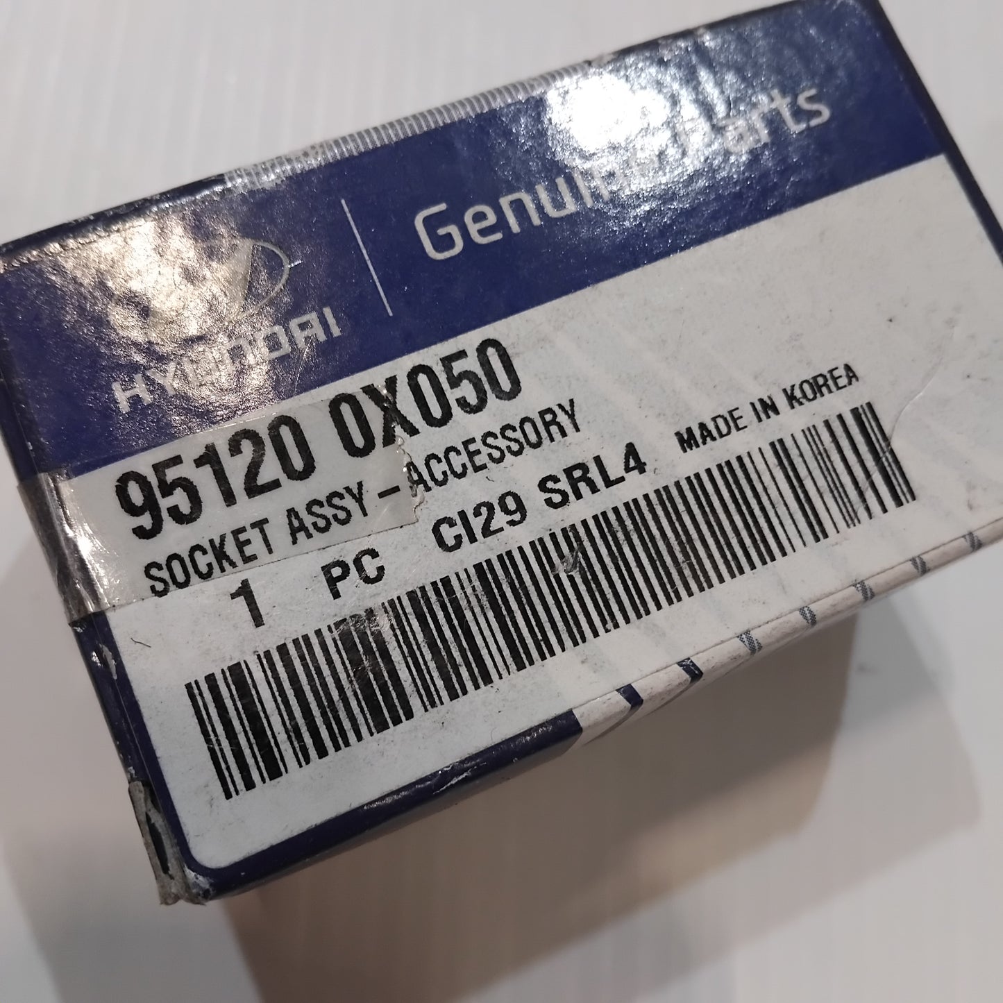 Genuine Hyundai Socket Assy-Accessor | 951200X050