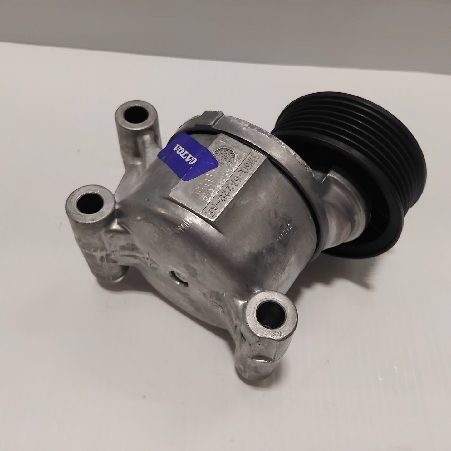 Genuine Volvo Belt Set | 9487168