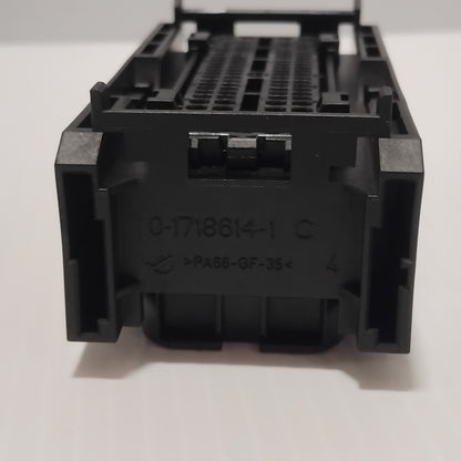 Genuine Volvo Receptacle Housing | 31268291