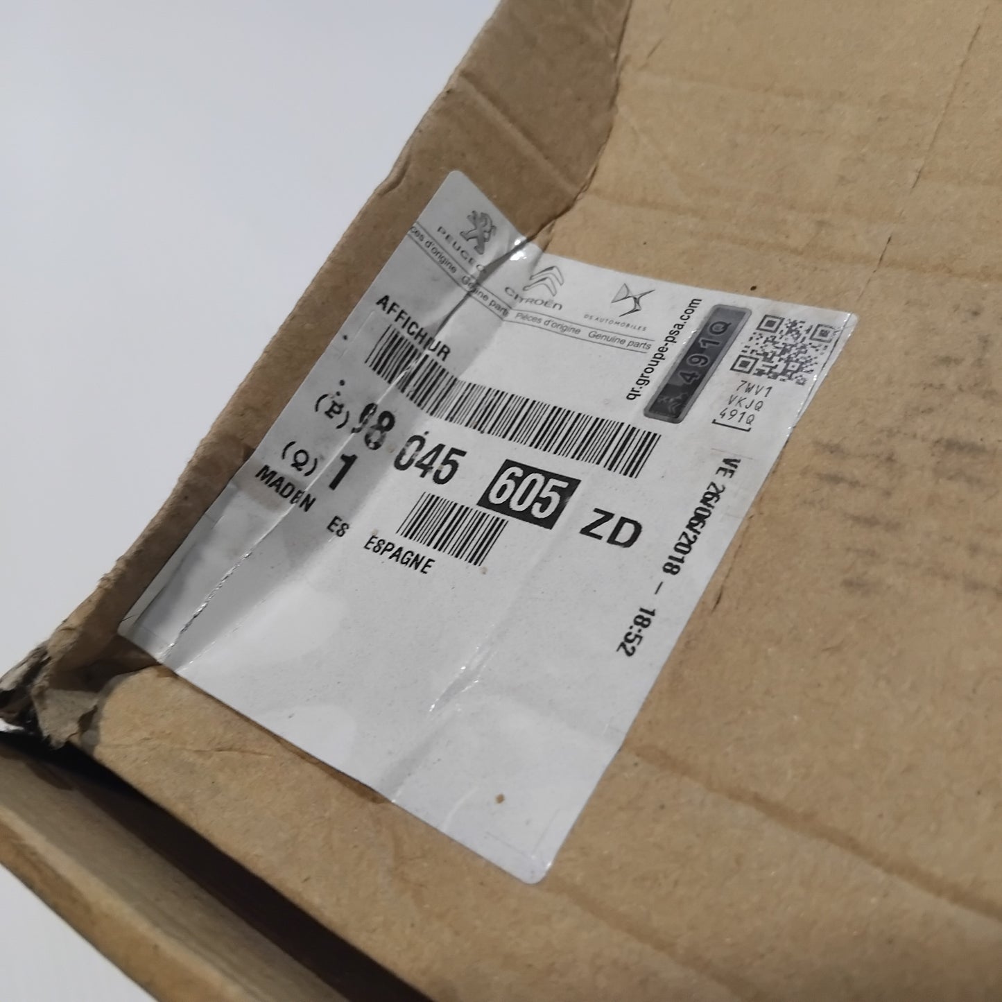 Genuine Multimedia Display - Peugeot RCZ 2009-2015 | 98045605ZD