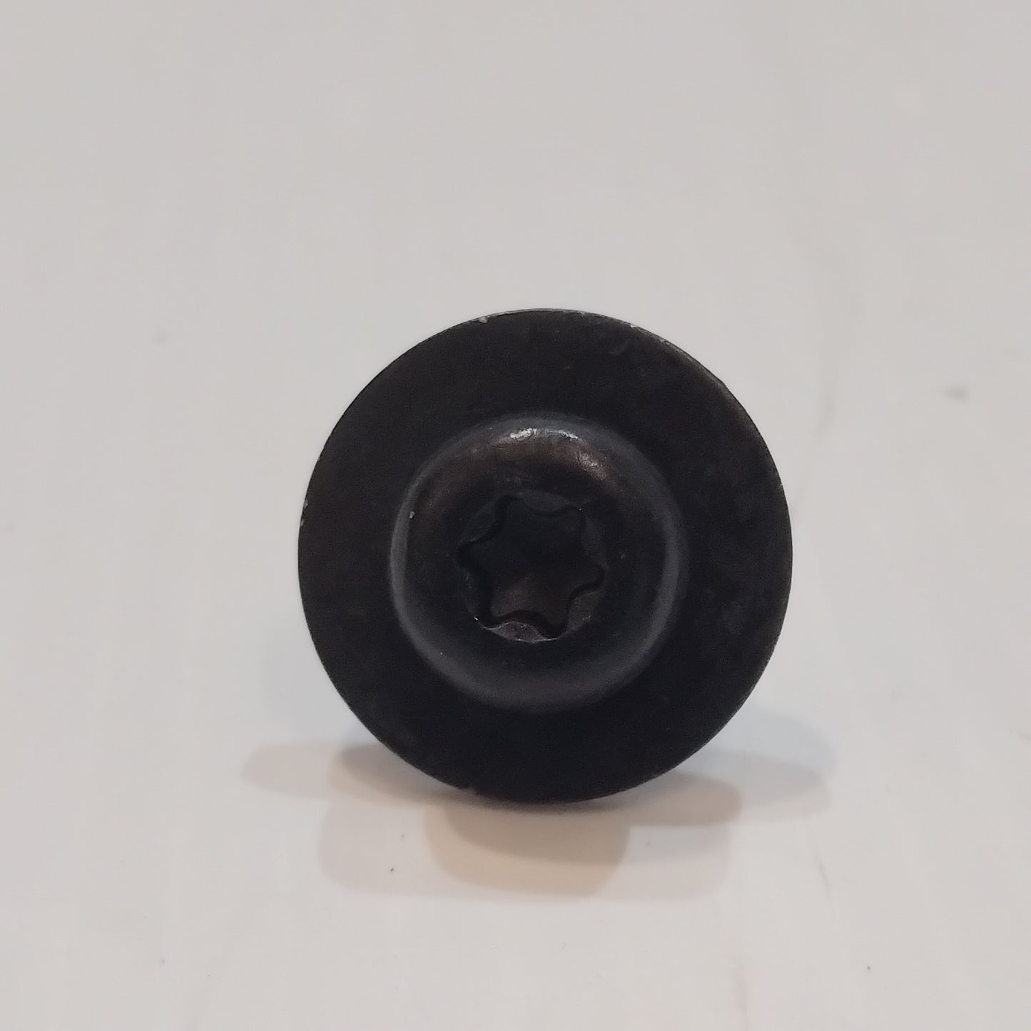 1x Genuine M5X15mm Wheel Arch Screw And Washer - Ford Focus 2018- | 1797372