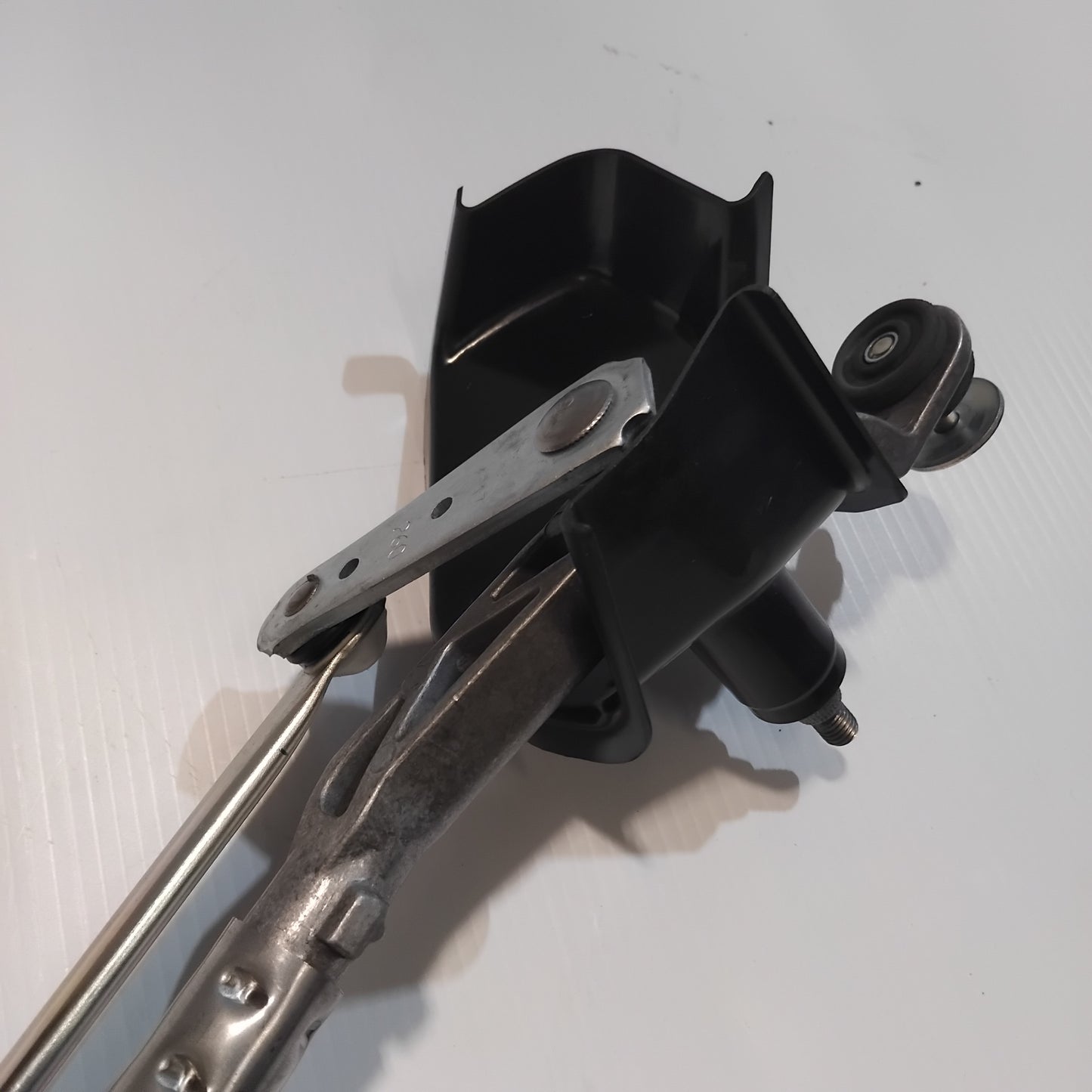 Genuine Windshield Wiper Motor - Suzuki | 38100M68P10-000