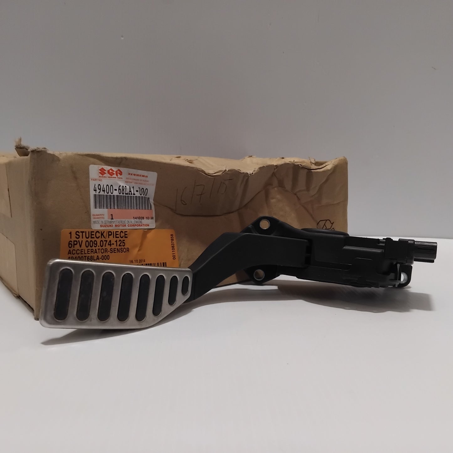 Genuine Suzuki Pedal,Accelerator Azg4 | 49400-68LA1-000