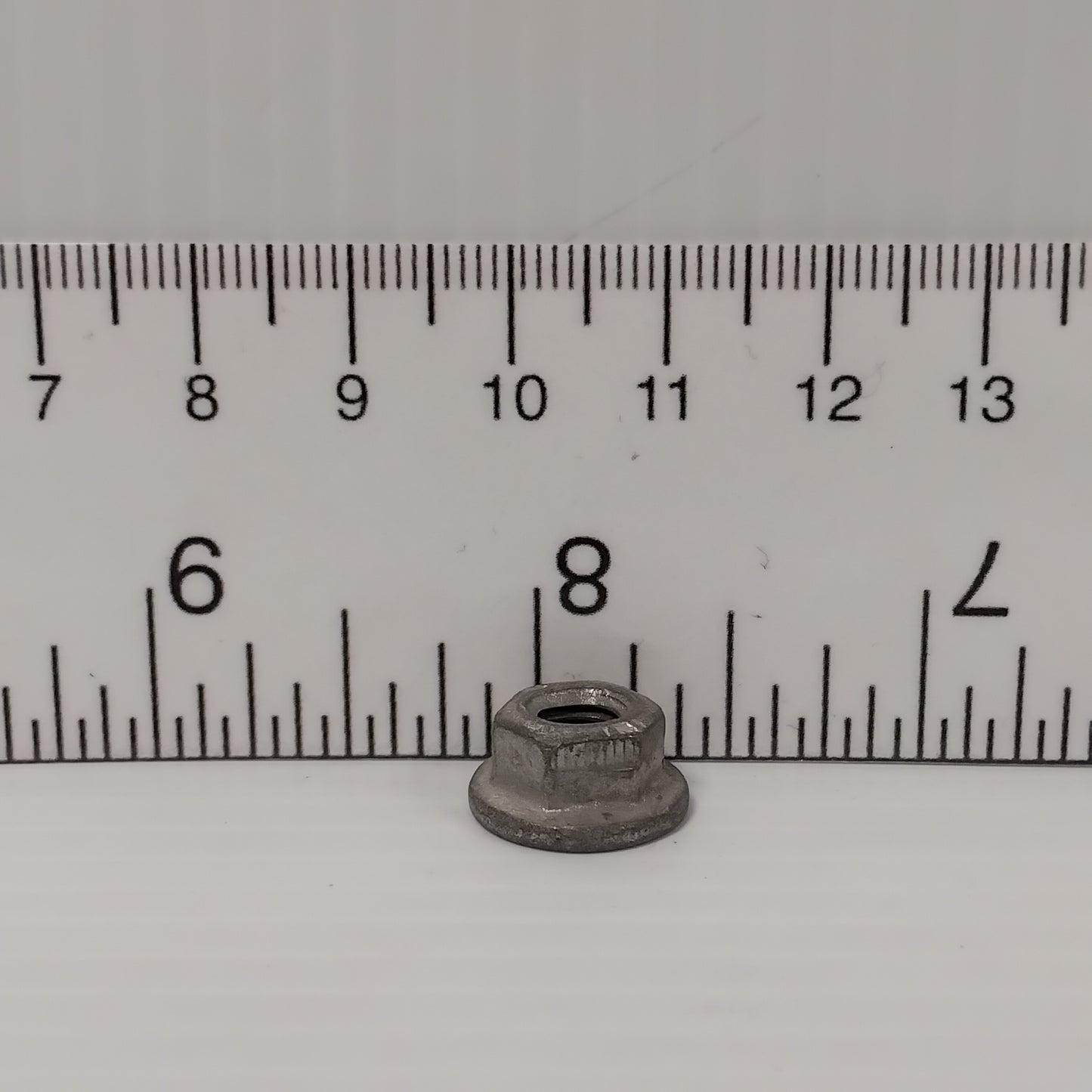 Genuine M6 Fuse Box Nut - Ford Mondeo 2007-2014 | 1381964
