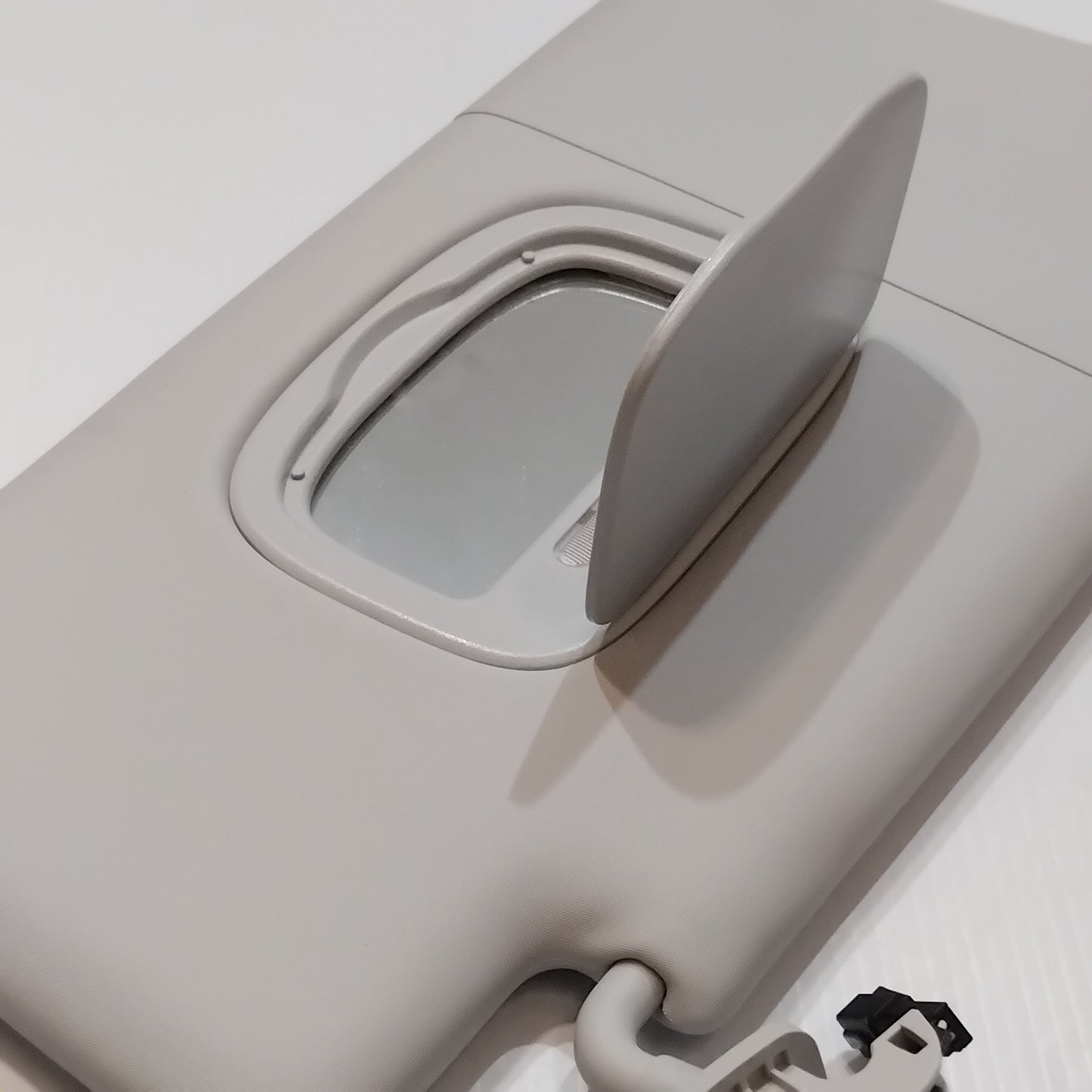 Genuine Right / Driver Sun Visor - Jeep Renegade 2014-2018 RHD | 735631098