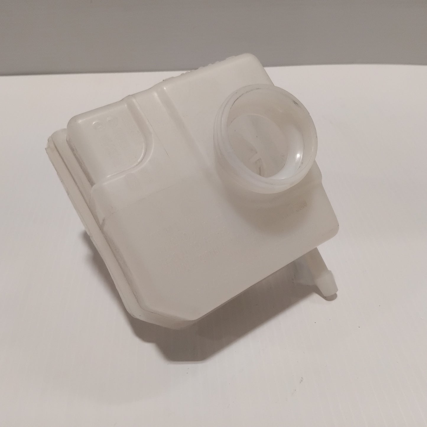 Genuine Renault Reservoir | 82 00 245 034