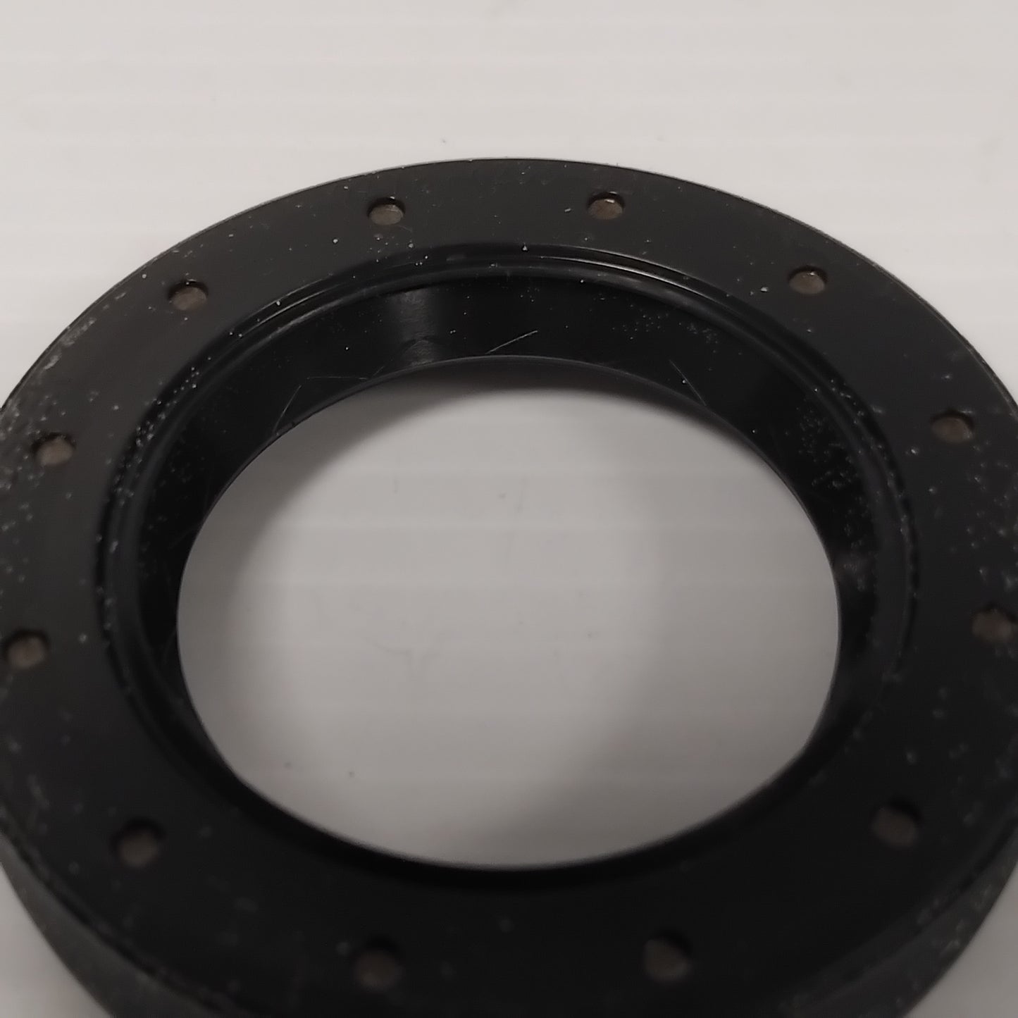 Genuine Rear Wheel Hub Oil Seal - Ford Transit 1991-2000 | 1061716