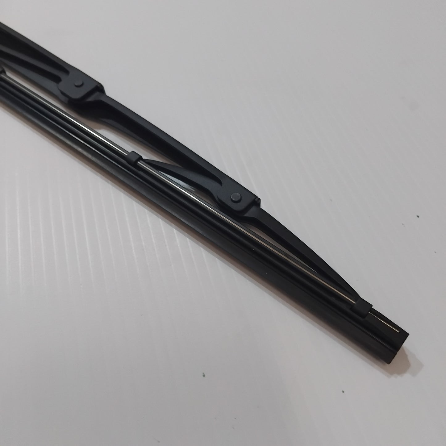 Genuine Toyota Wiperblade W/O Spoil | 85212-YZZBD