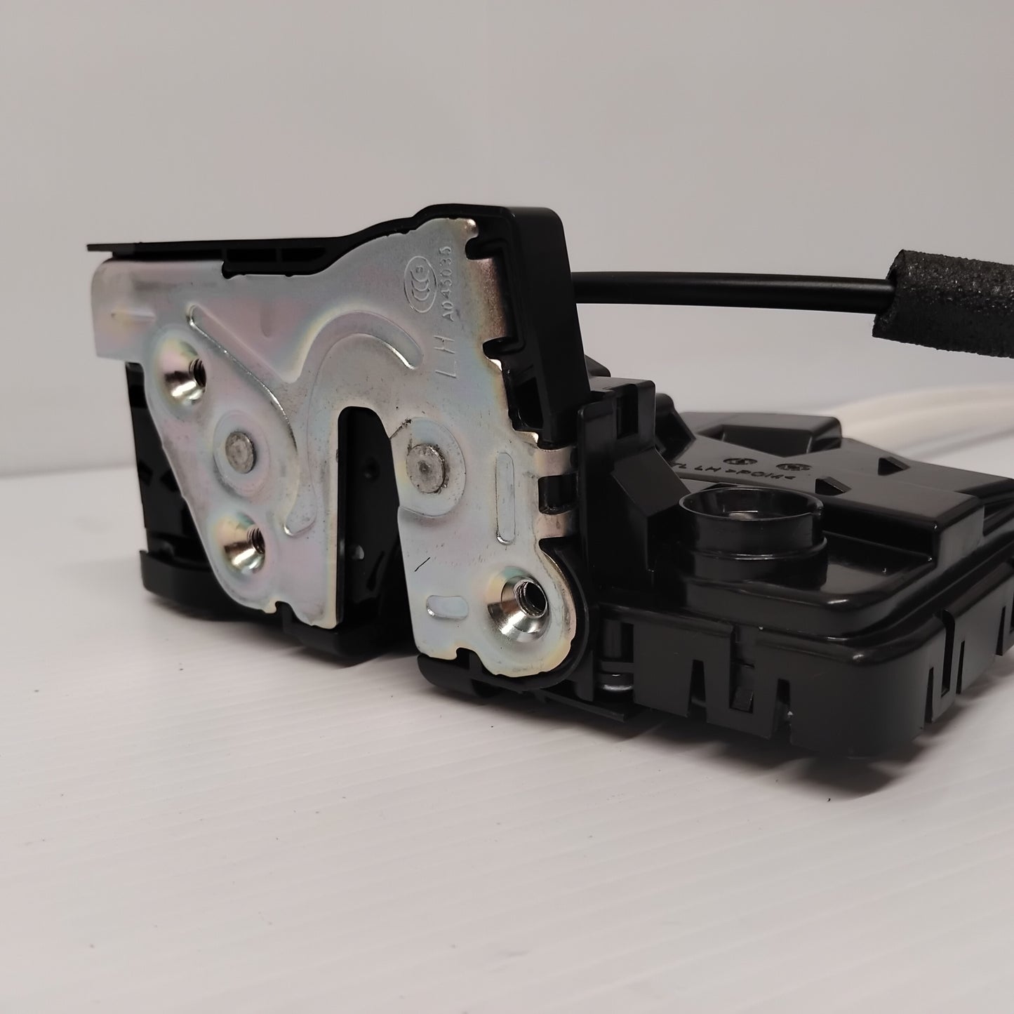 Genuine Hyundai Latch Assy-Front Doo | 81310D7600