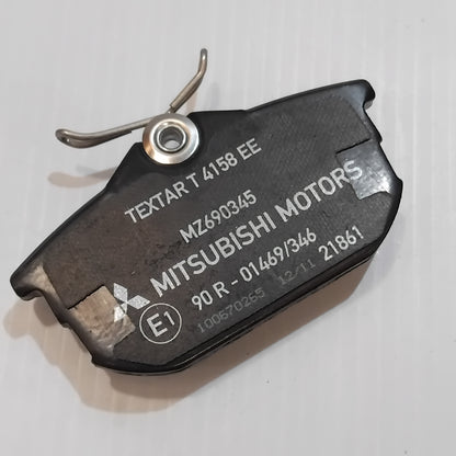 Genuine Mitsubishi Pad Set,Rr Brake | MZ690345