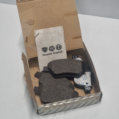 Genuine Fiat Brake Pad-Set | 71770078