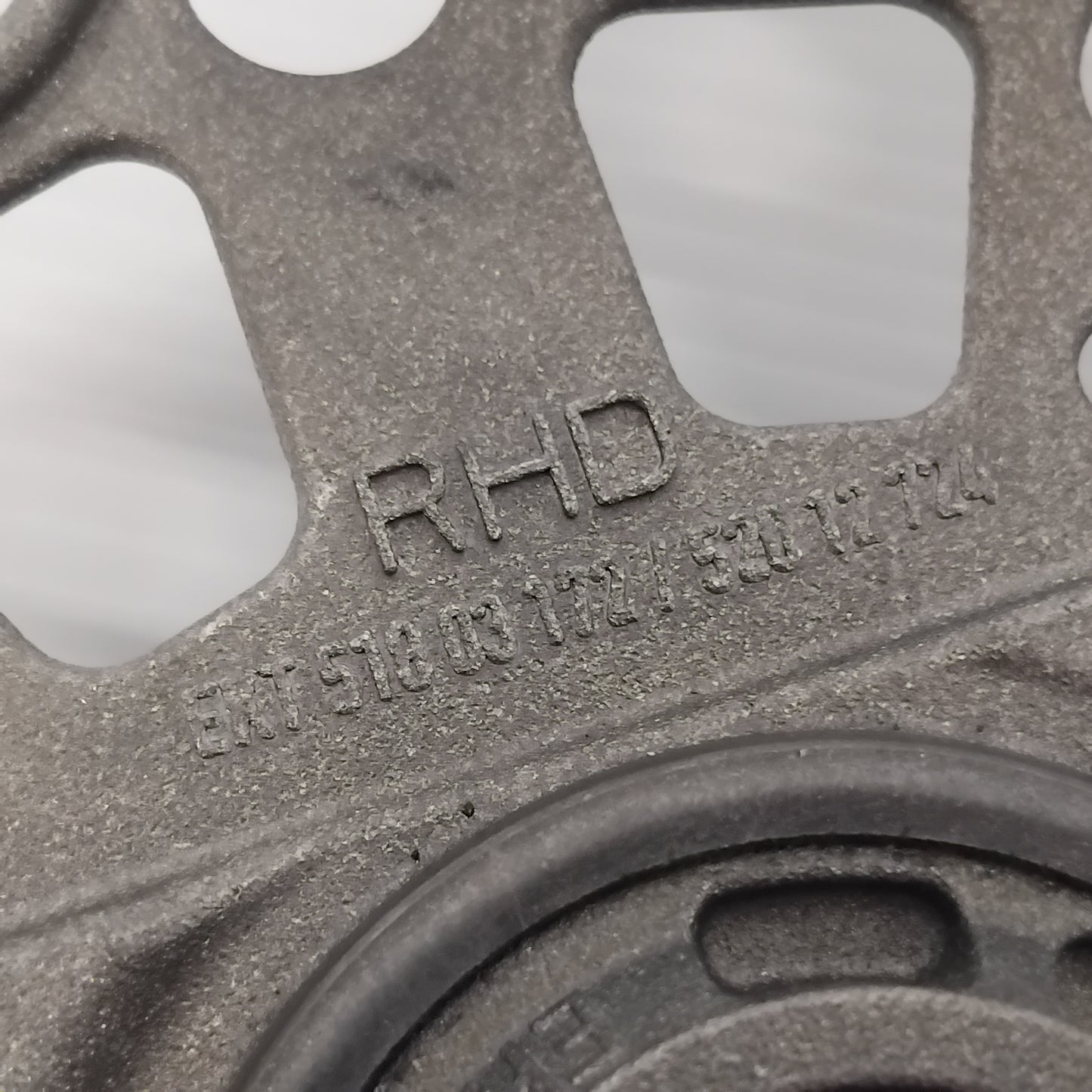 Genuine Right Rear Suspension Strut Bracket - Fiat 500L 2012-2022 | 52012724