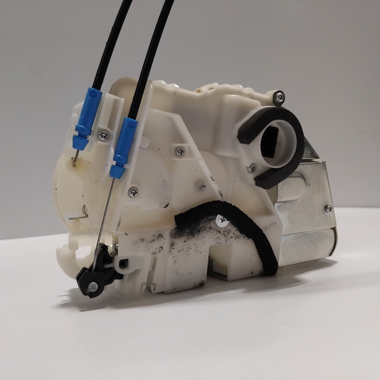 Genuine Suzuki Latch,Front Door,R Apk | 82201-54PA0-000