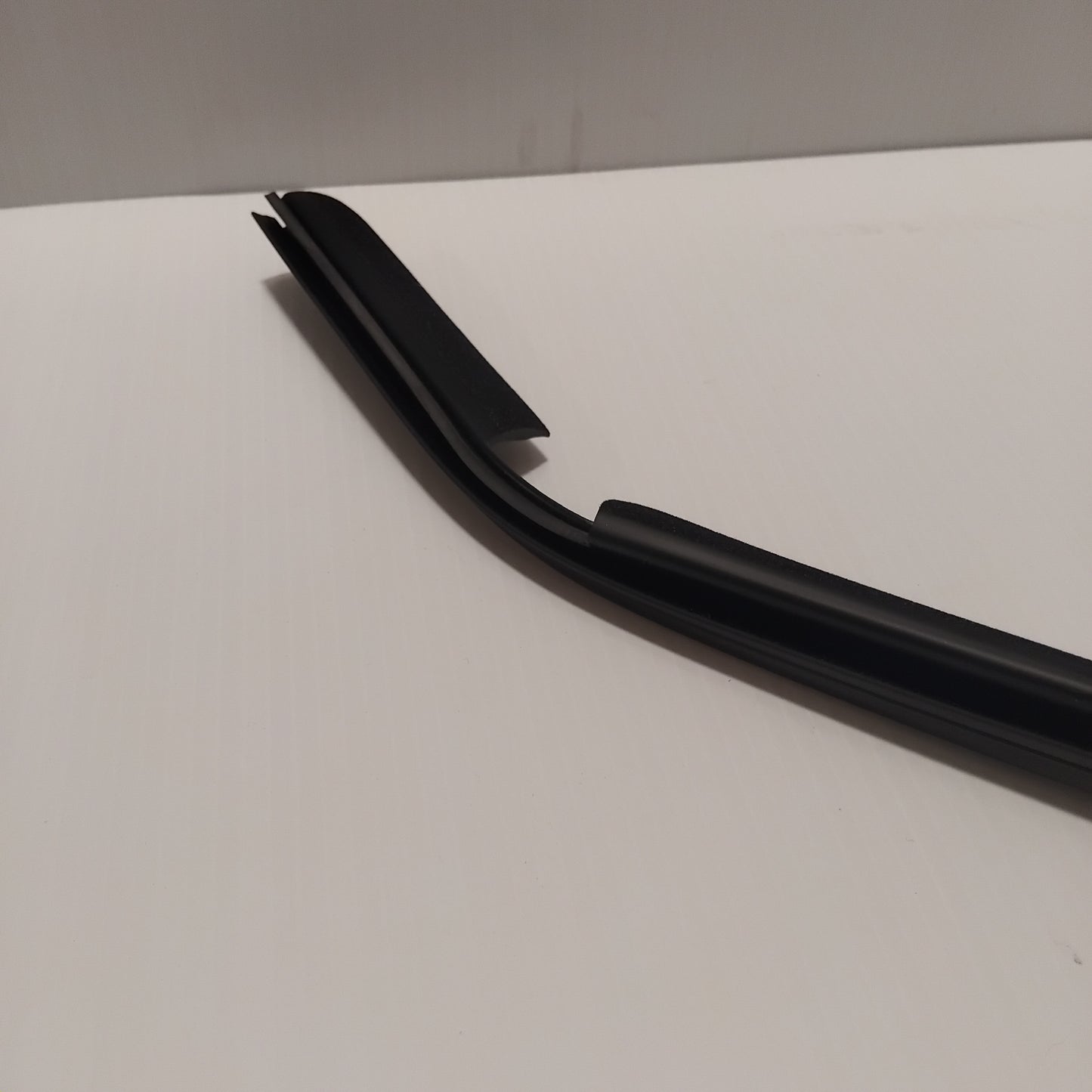 Genuine Hyundai W/Strip-Rr Dr Belt I | 832411J000
