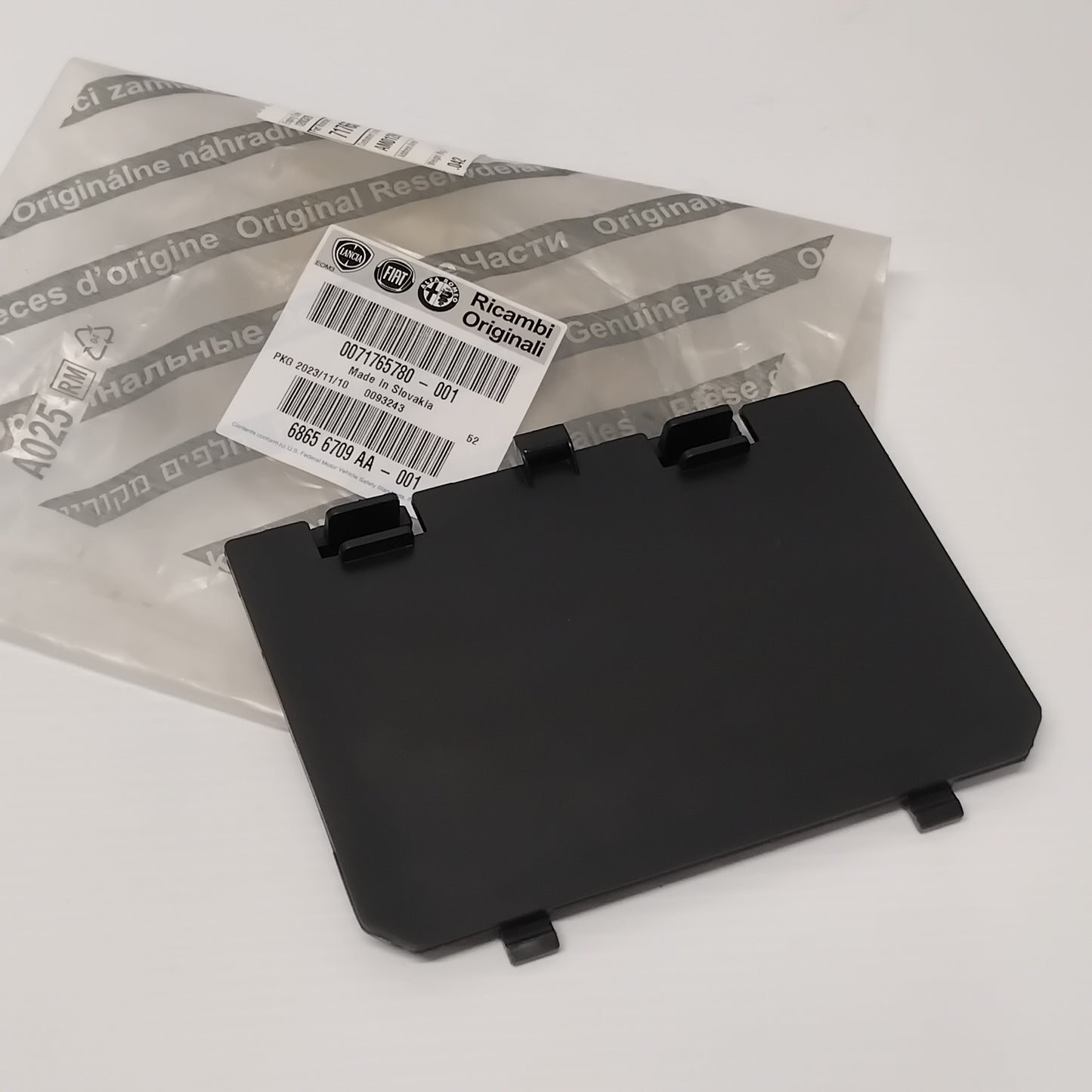 Genuine Fiat Plug | 71765780