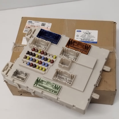 Genuine Fuse Box - Ford Focus / Kuga / Transit | 2506087