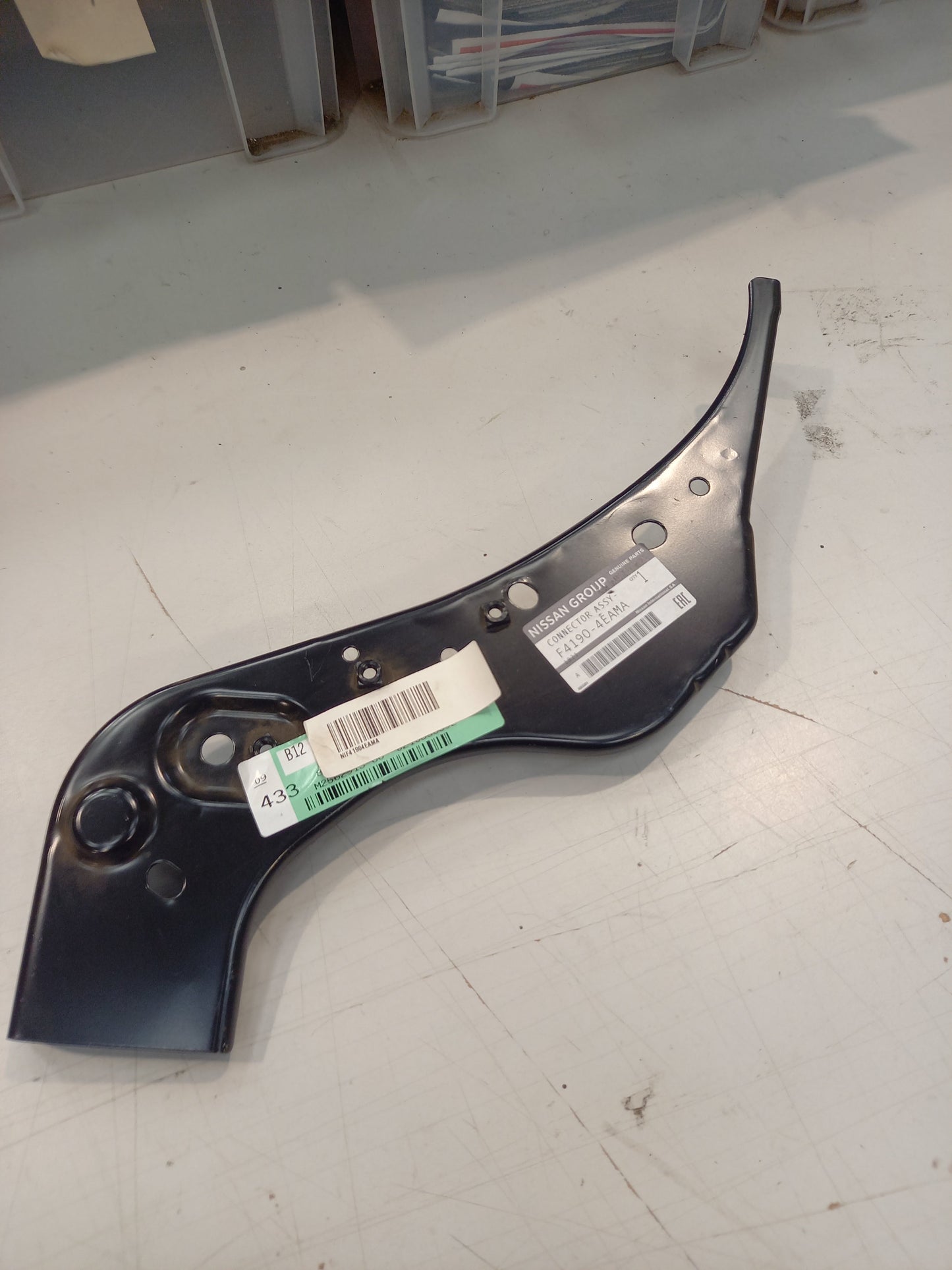 Genuine Nissan Connector Assy- | F41904EAMA