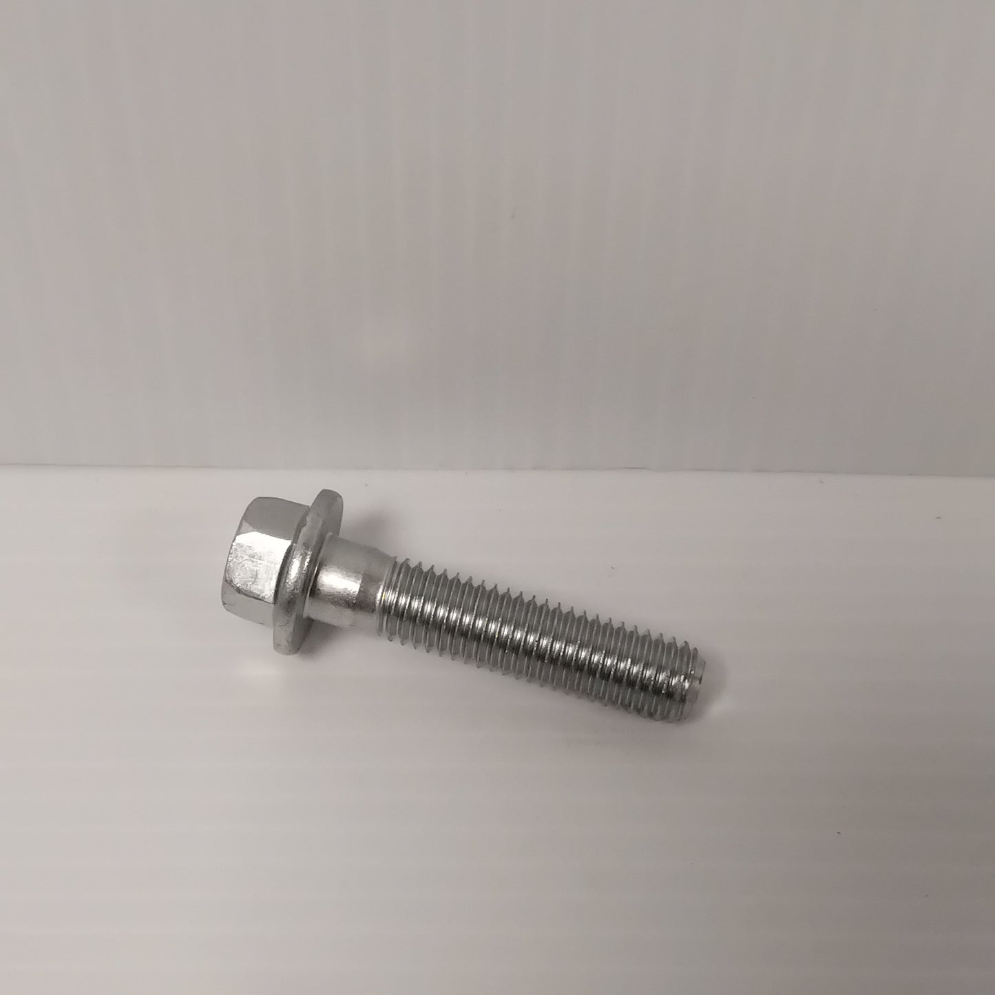 1x Genuine M10 X 45 Gearbox Bolt - Ford KA / Mondeo / Kuga / Fiesta | 5048564