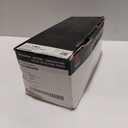 Genuine Mitsubishi Brake Pad Set,Fr | MZ690588
