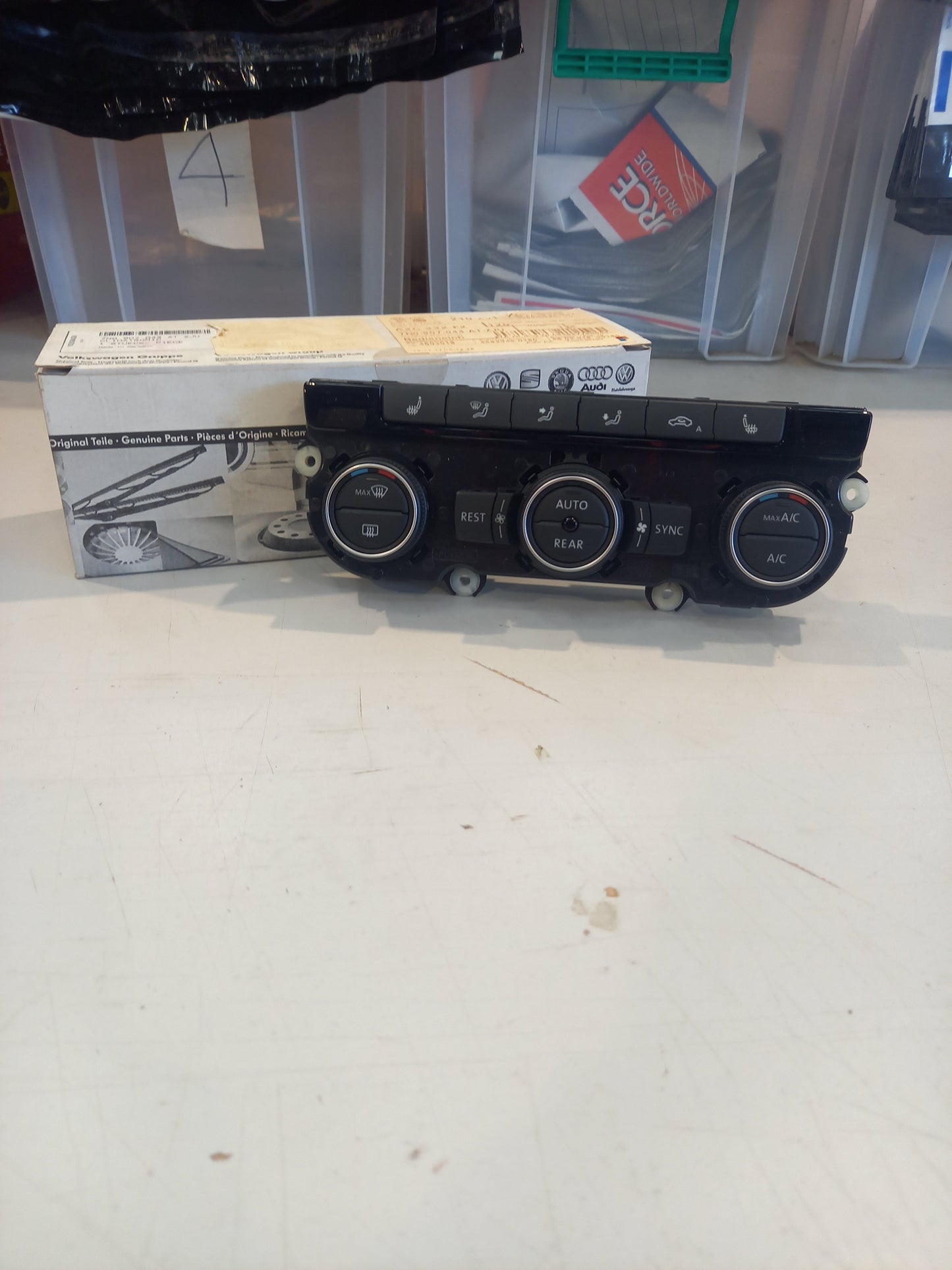 Genuine SEAT Disp.Unit | 7N0907044ATZJU