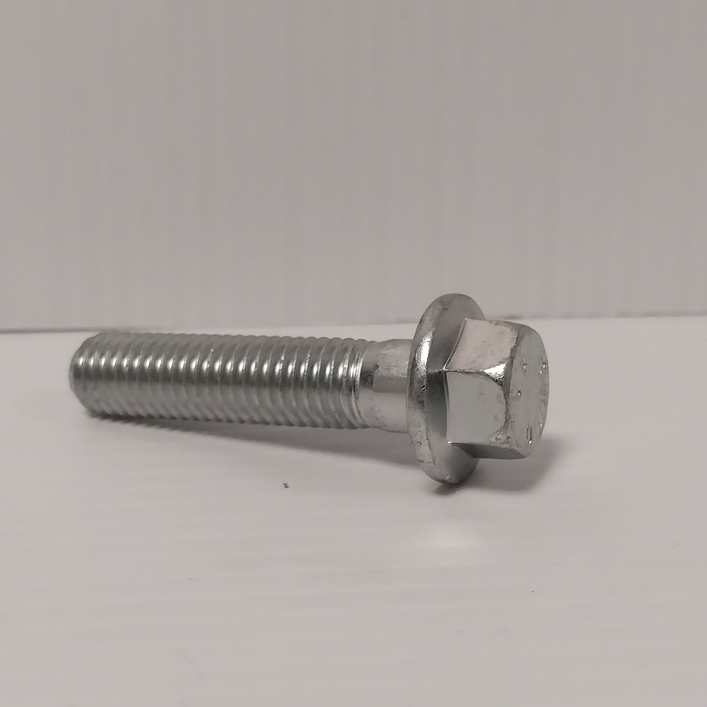 1x Genuine M10 X 45 Gearbox Bolt - Ford KA / Mondeo / Kuga / Fiesta | 5048564