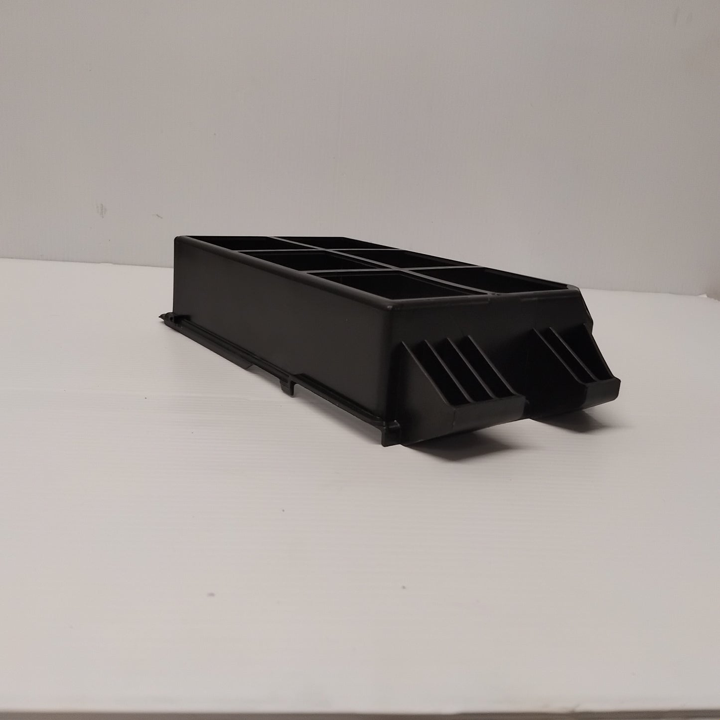 Genuine Air Filter Bracket - Nissan Micra 2002-2010 1.5 | 16552AY900