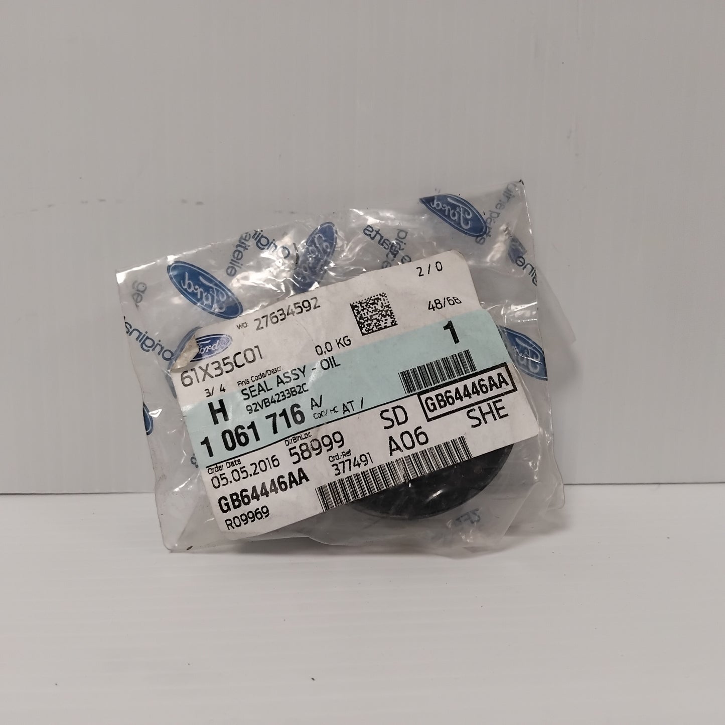 Genuine Rear Wheel Hub Oil Seal - Ford Transit 1991-2000 | 1061716