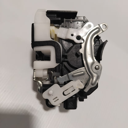 Genuine Mitsubishi Latch,Rr Door,Lh | MN159631