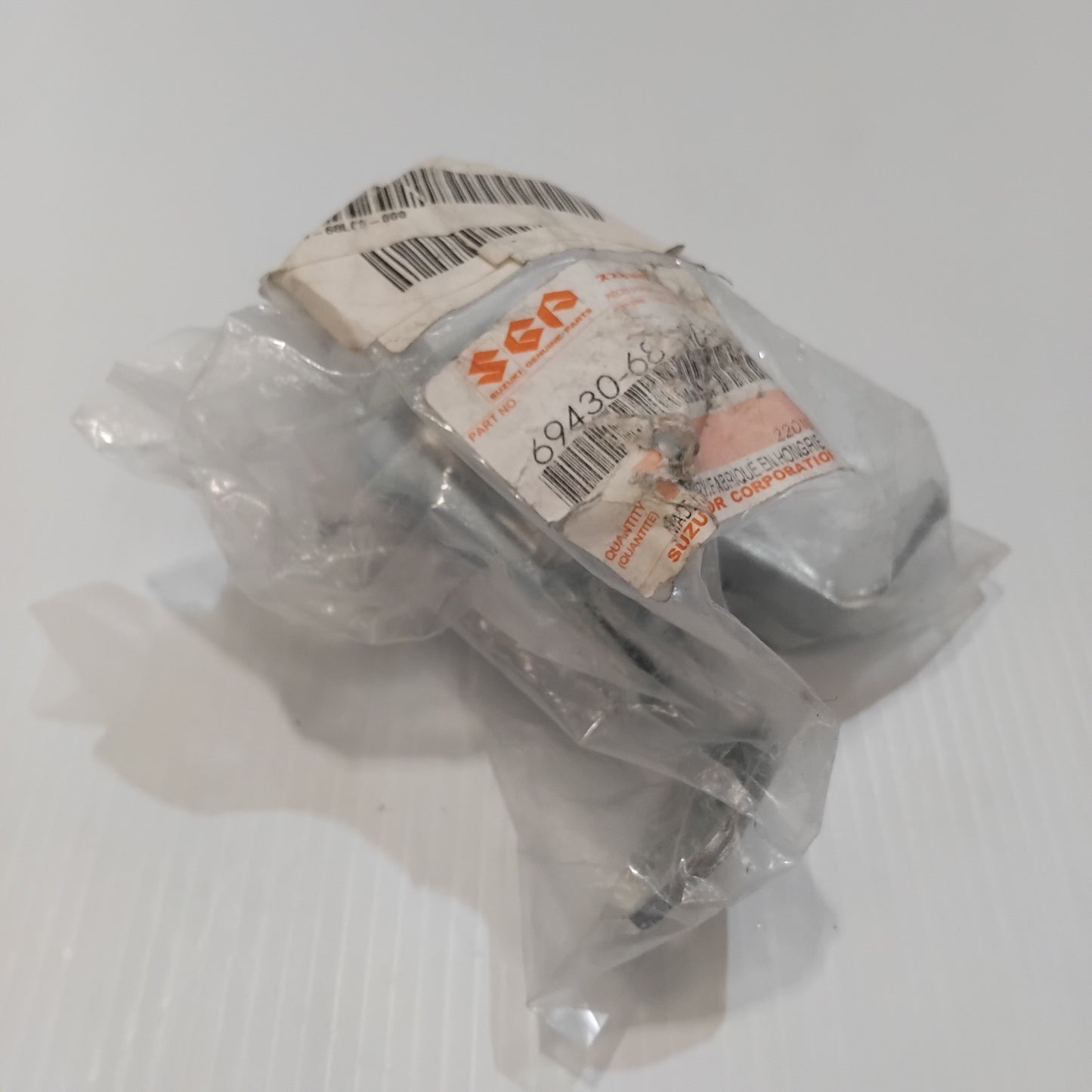 Genuine Suzuki Hinge,Rear Door Rh Az | 69430-68L00-000