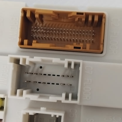 Genuine Fuse Box - Ford Focus / Kuga / Transit | 2506087