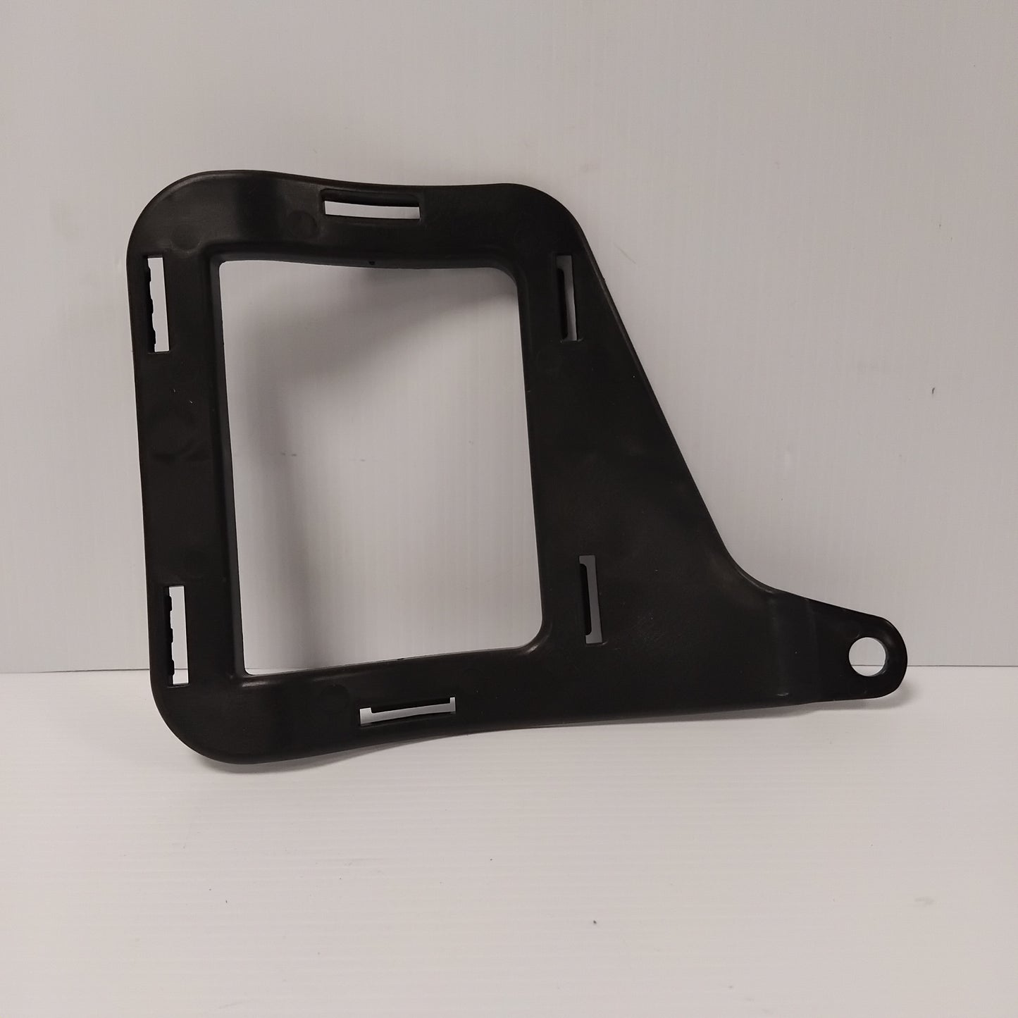 Genuine Insulator Air Deflector - Ford Focus 2010-2019 | 1915575