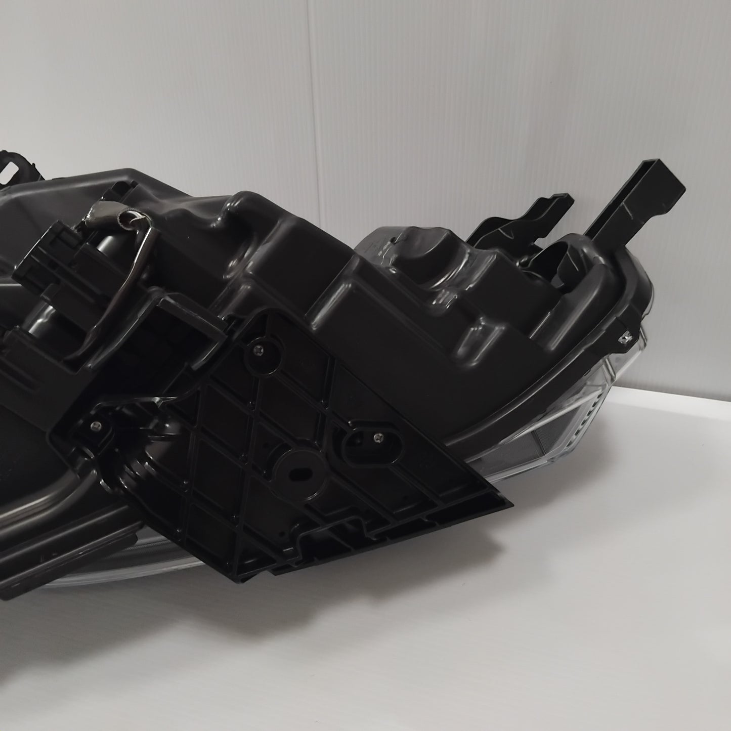Genuine Left Headlamp - Nissan QASHQAI 2018-2021 | 26060HV55B