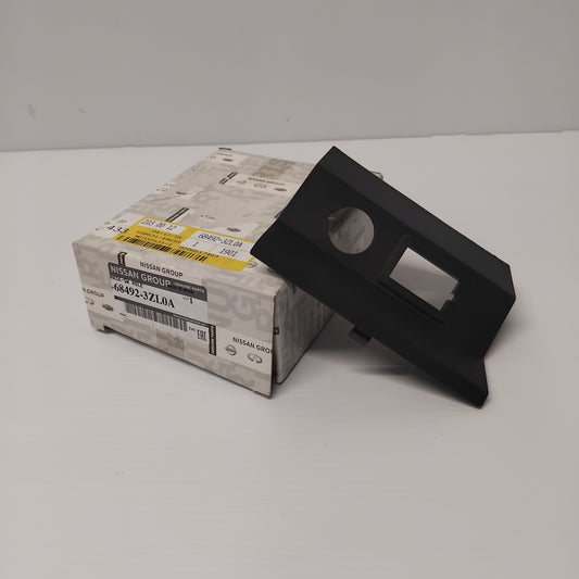 Genuine Aux and USB Socket Console Trim - Nissan Pulsar 2014-2018 | 684923ZL0A