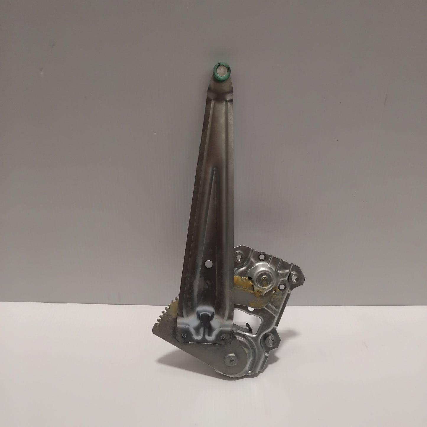 Genuine Suzuki Regulator Assy Window | 83510-62J00-000